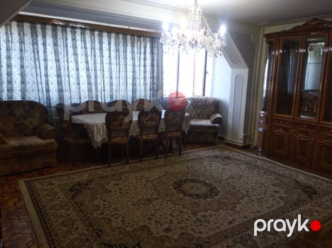 Satılır 2 otaqlı köhnə tikili 65 m²