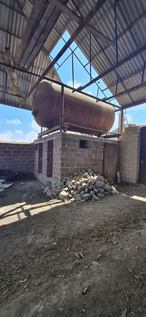 Sənaye metal çən – üfüqi silindrik tip Xüsusiyyətlər: - Material — Bakı