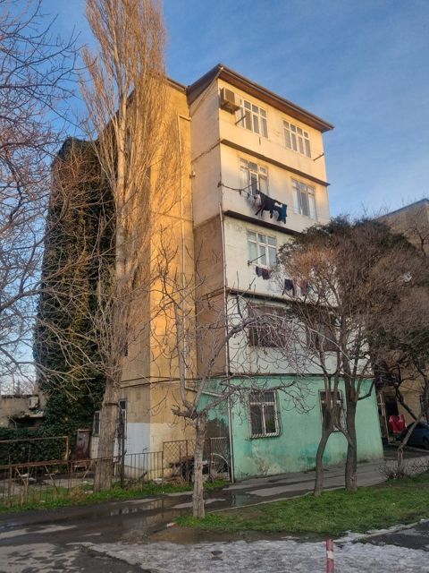 Satılır 1 otaqlı köhnə tikili 30 m² — Bakı