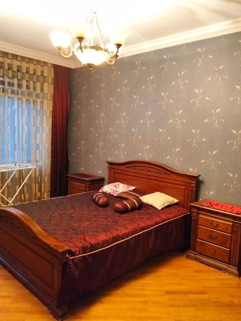 İcarəyə verilir 3 otaqlı köhnə tikili 80 m² — Bakı