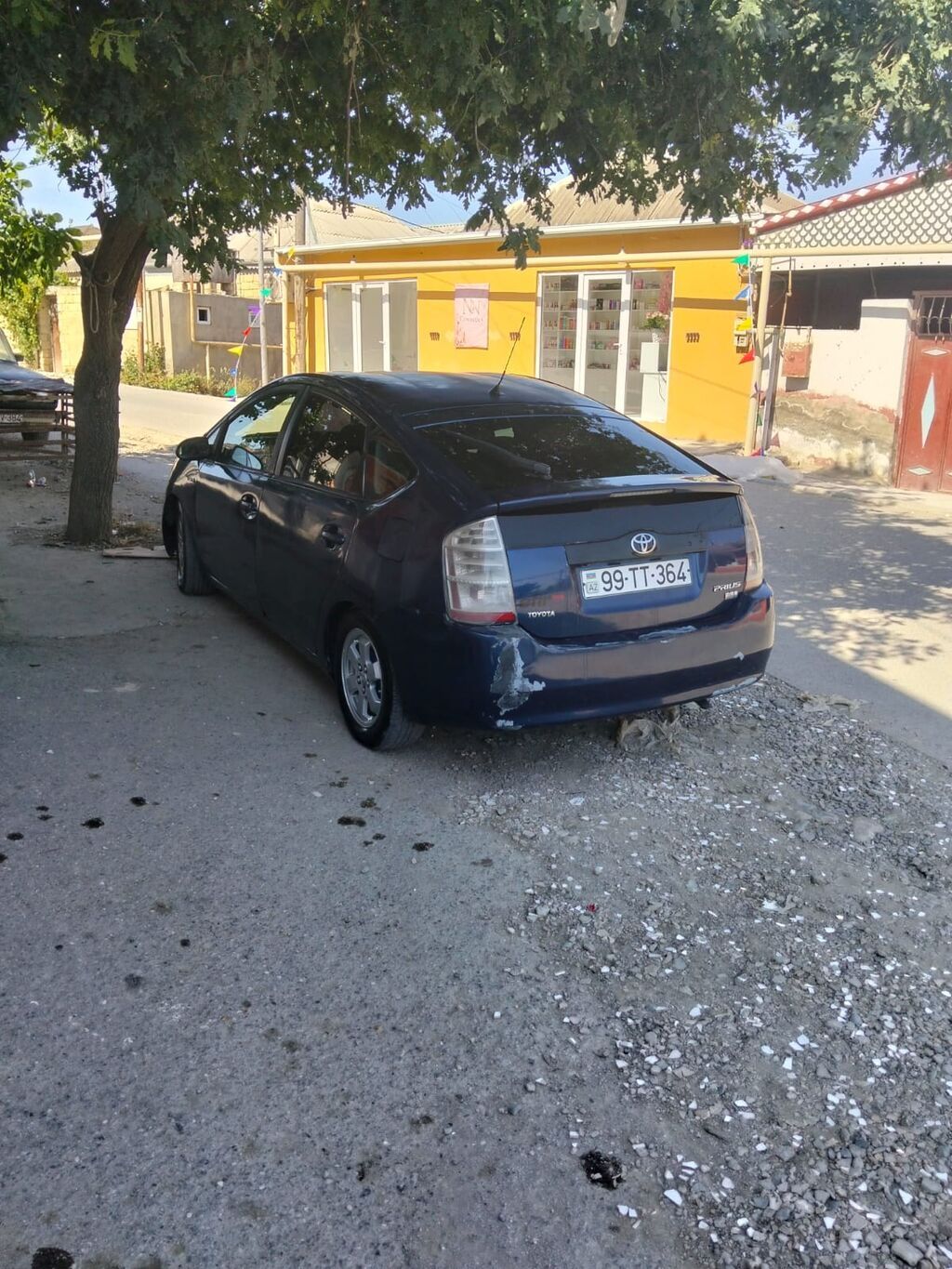 Toyota Prius 1000 azn cerimesi var krediti 10 ay 300 azn mator — Avtomobillər, Bakı
