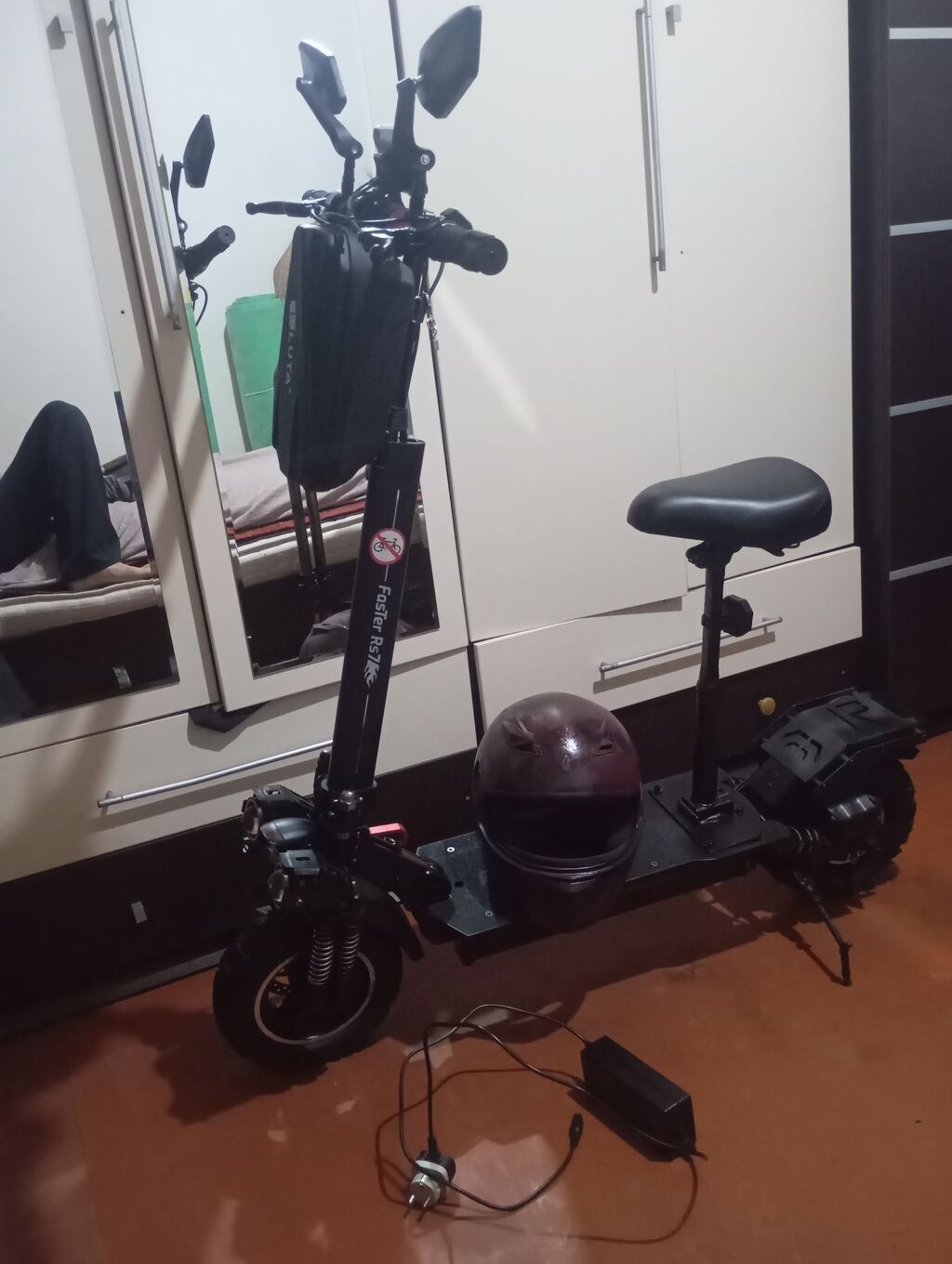 FaSTer RS7 elektrik skuteri - Güclü ikili amortizatorlu ön asqı və — Skuterlər, Bakı (6)