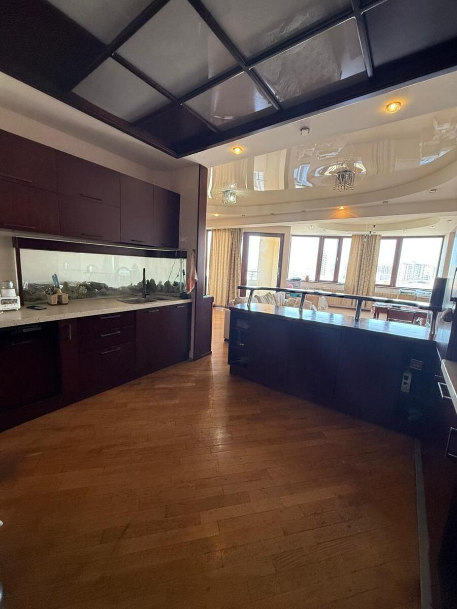 Satılır 4 otaqlı yeni tikili 180 m² — Mənzil, Bakı (10)