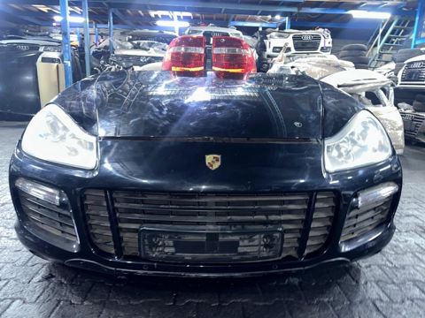 "Porsche Cayenne GTS" farası — Bakı