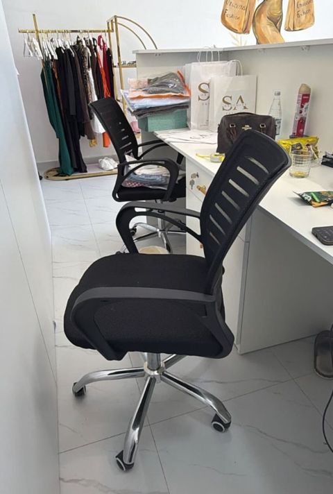 2 eded ofis kreslosu satılır biri 45 AZN Qarayev*AFA 0334 E — Bakı