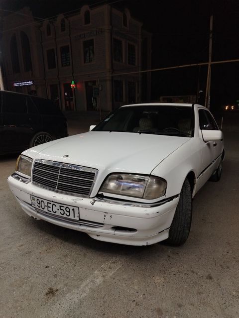 Mercedes-Benz C-Class: 2.2 l 1995 il Sedan — Digah