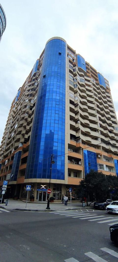 Satılır 4 otaqlı yeni tikili 179.5 m² — Bakı
