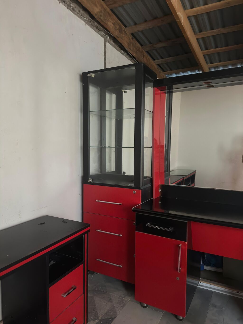 Bərbərxana/salon mebel dəsti - Rəng: qırmızı-qara - Komplekt: bir — Salon mebeli, Bakı (2)