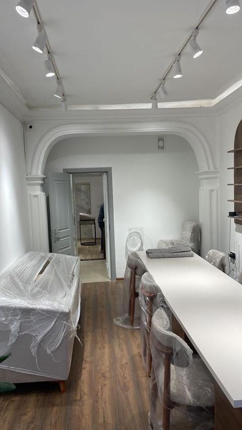 Satılır obyekt 35 m² — Bakı
