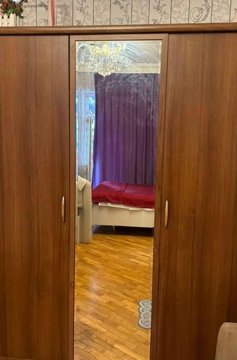 *Dolab* Qiymət *120 AZN* ünvan Nərimanov Zülfiyyə ZB E — Bakı