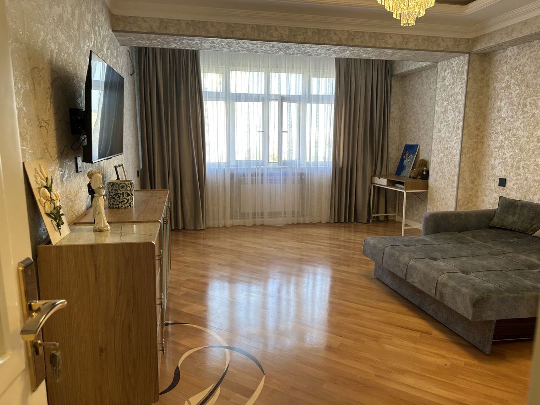 Satılır 1 otaqlı köhnə tikili 50 m² — Mənzil, Bakı (3)