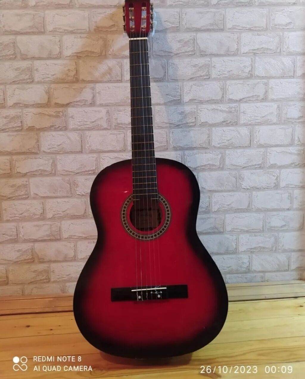 Klassik akustik gitara – qırmızı-sunburst rəng sxemi ilə - Korpus — Gitarlar və digər simli alətlər, Masazır (2)