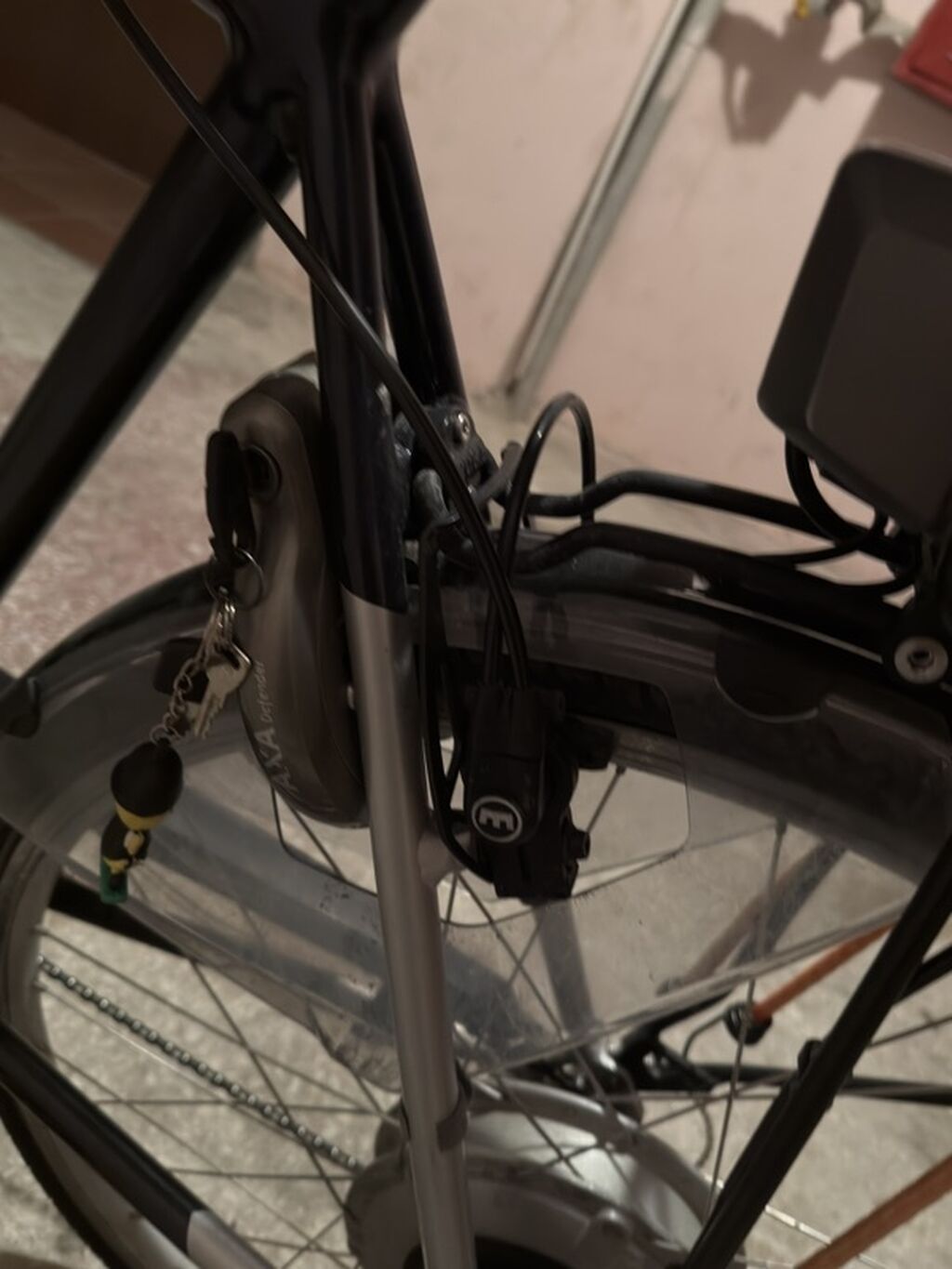 İşlənmiş Elektrik velosipedi 28", sürətlərin sayı: 30, 250 Vt, Ödənişli çatdırılma — Elektrik velosipedləri, Bakı (5)