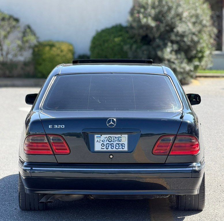 Mercedes E 320, 3.2 L, 2002 il, 278 000 km — Avtomobillər, Bakı (8)