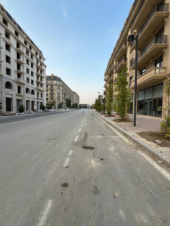 Satılır obyekt 241 m² — Əmlak, Bakı (3)