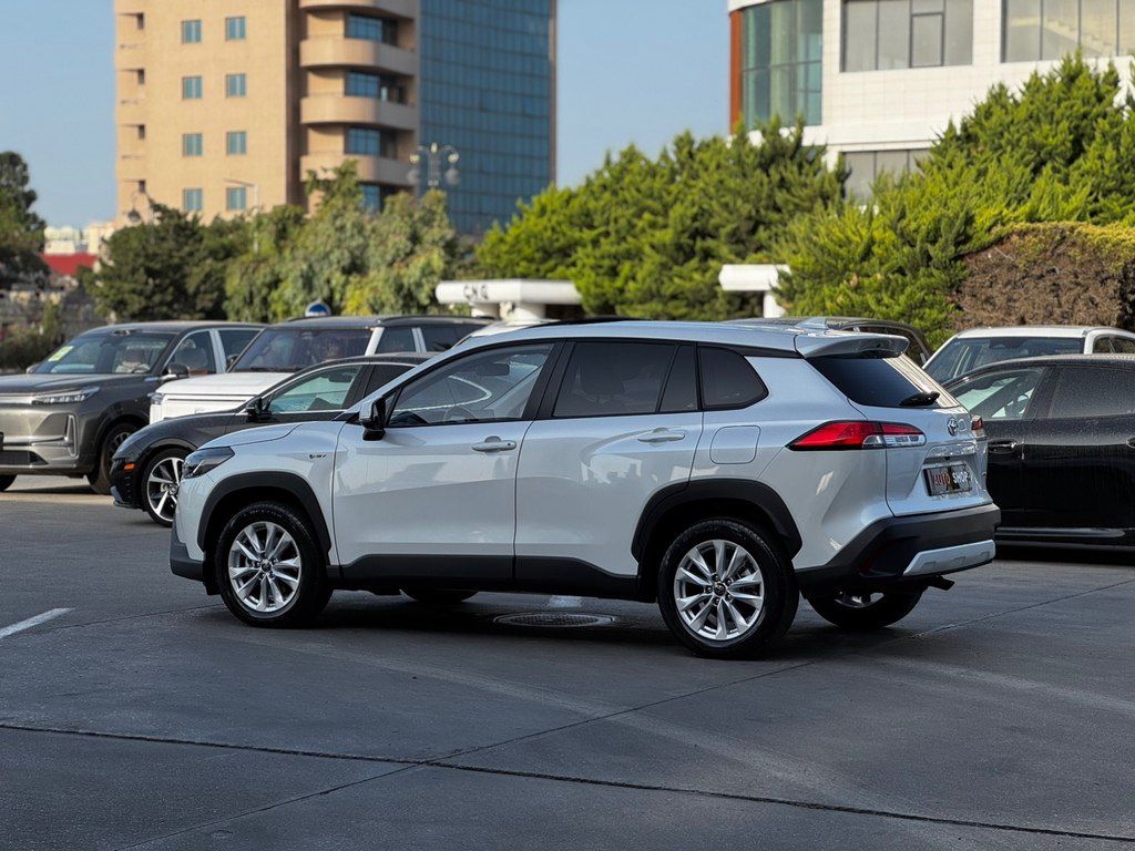 Toyota Corolla Cross, 2.0 L, 1.31 kWh, 2025 il, 23 000 km — Avtomobillər, Bakı (10)