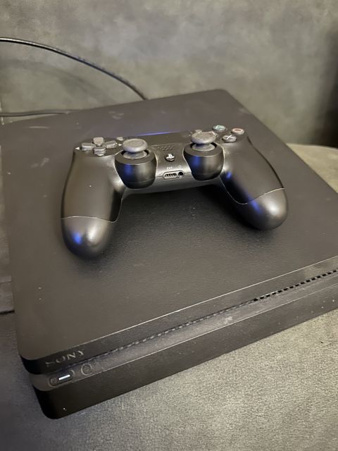 PlayStation 4 Slim 1TB — Bakı