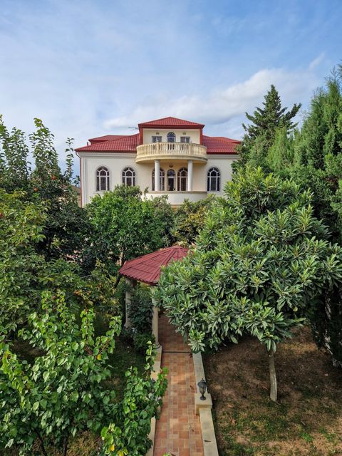Satılır 12 otaqlı həyət evi/bağ evi 480 m² — Bakı