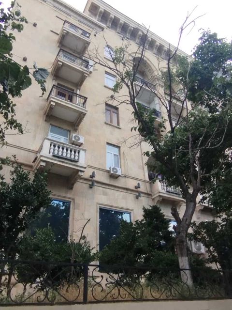 Satılır 2 otaqlı köhnə tikili 50 m² — Bakı