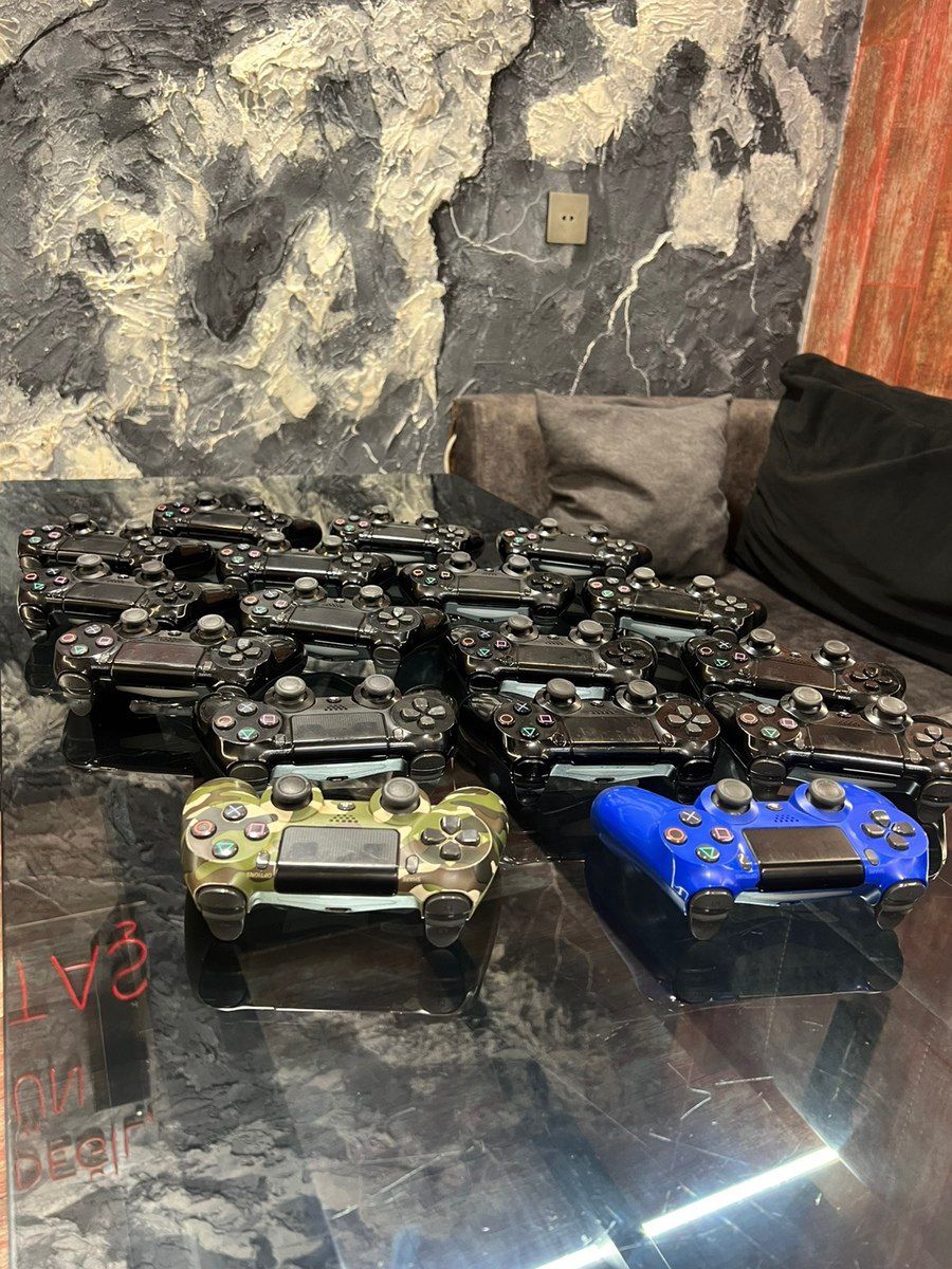PS4 pultları — Oyunlar, konsollər və proqramlar, Bakı (2)