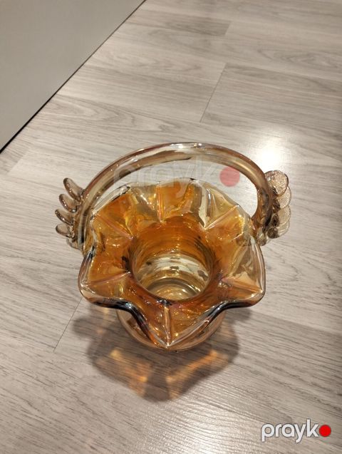 Bir vaza — Bakı