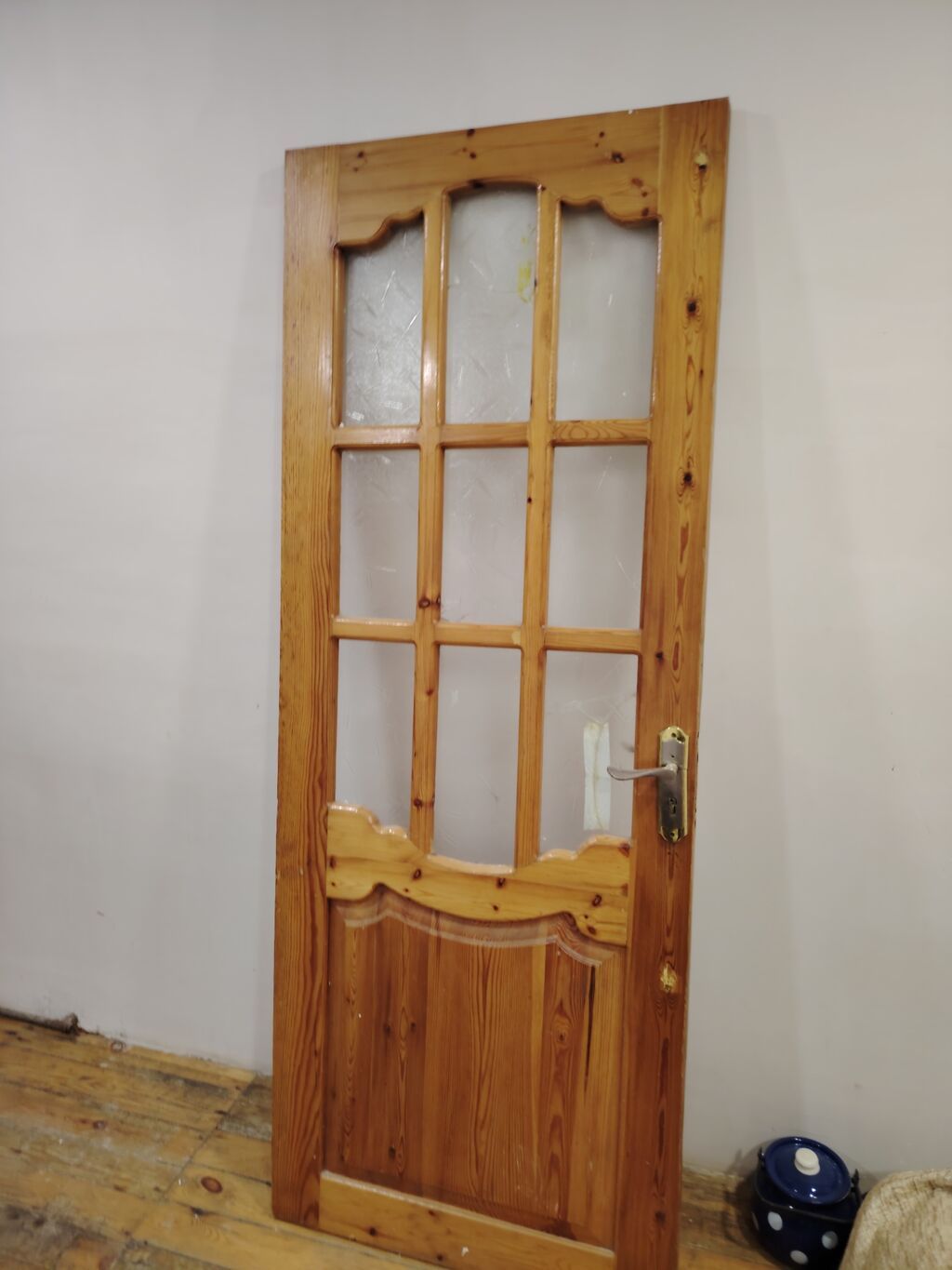 Taxta şüşəli qapı - Material: təbii ağac (şırımlı dekor panellər) — Pəncərələr, qapılar, balkonlar, Bakı