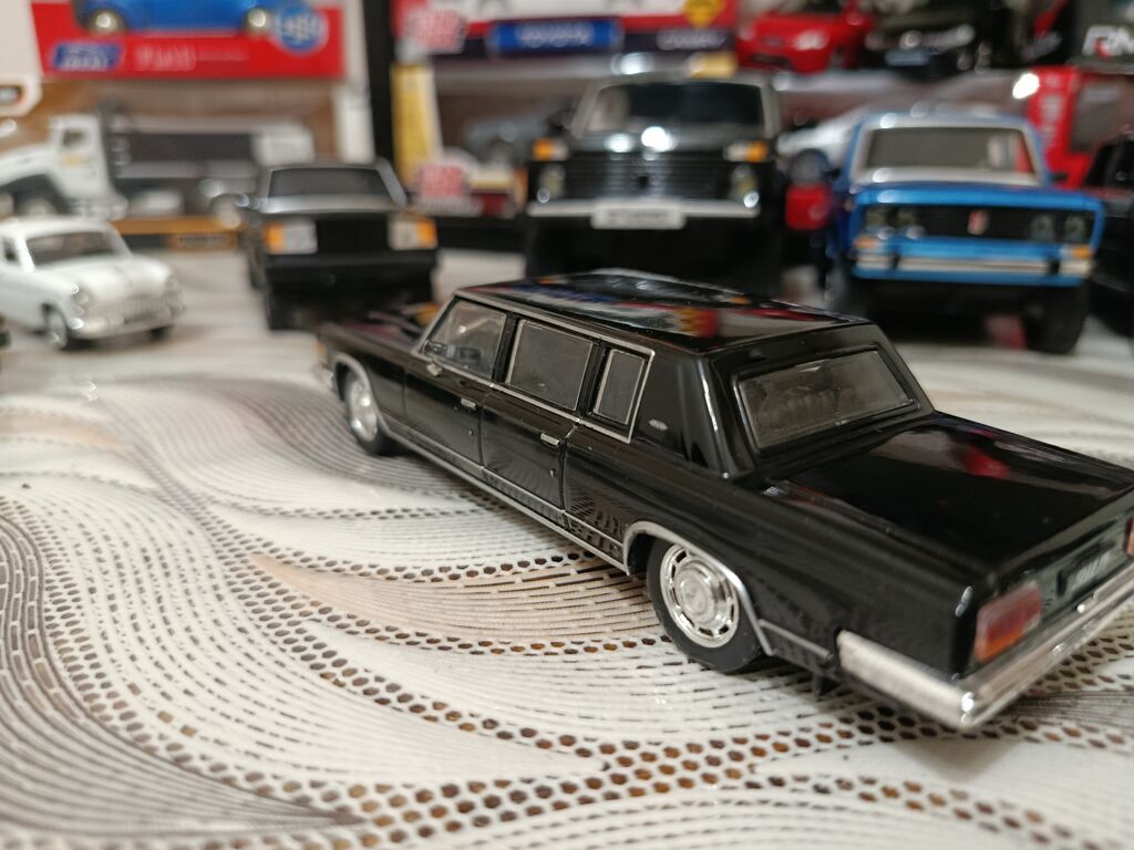 Qara rəngli ZIL-4104 limuzinin miqyaslı modeli - Brend: DeAgostini — Modellar, Bakı (4)