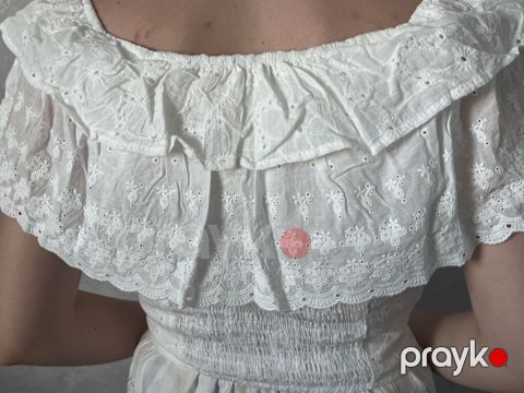 Ağ rəngdə, ağ krujeva-broderiya naxışlı açıq çiyinli bluz/top — Bakı
