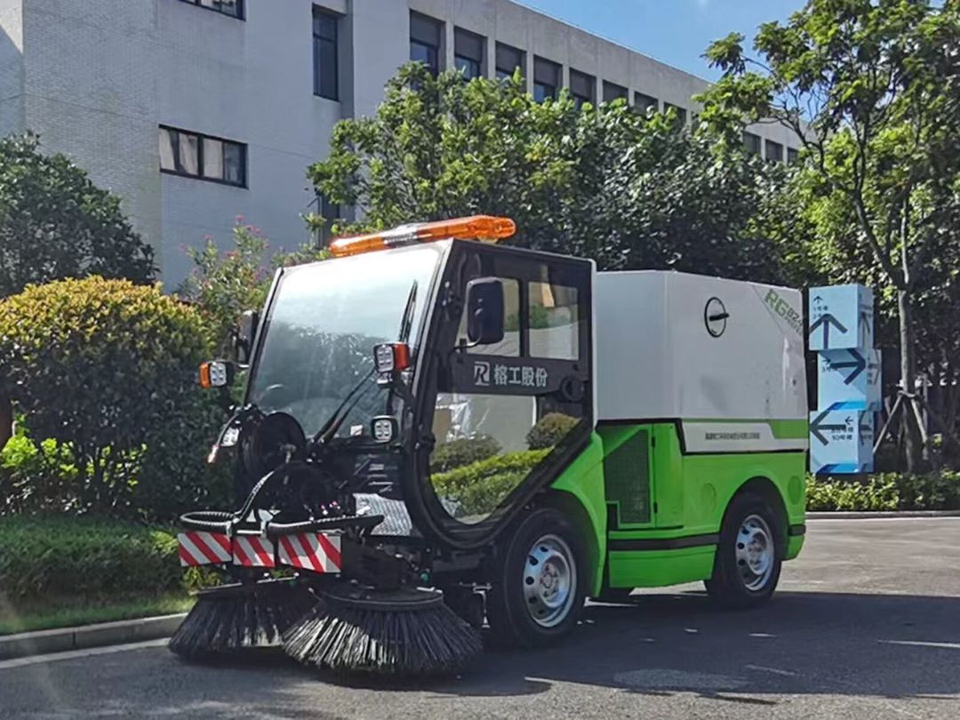Vakumlu yol süpürmə maşını — Yük avtomobilləri və qoşqular, Bakı (4)