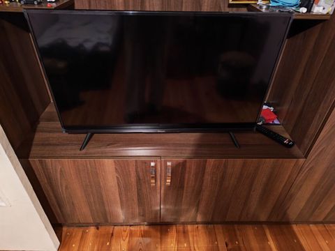 Hisense 40D50R – 40 düym Full HD LED TV Xüsusiyyətlər: - Ekran: 40" — Televisions