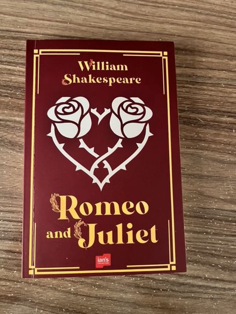 Məhsul: Kitab – William Shakespeare, “Romeo and Juliet” — Bakı