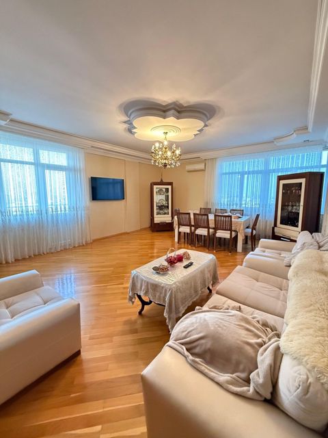 Satılır 3 otaqlı yeni tikili 135 m² — Bakı