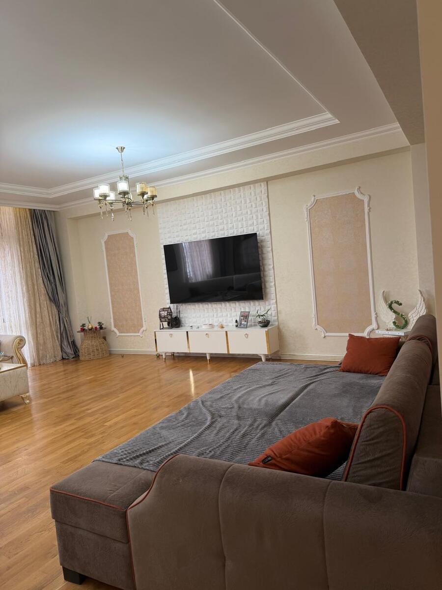 Satılır 3 otaqlı yeni tikili 175 m² — Mənzil, Bakı (2)