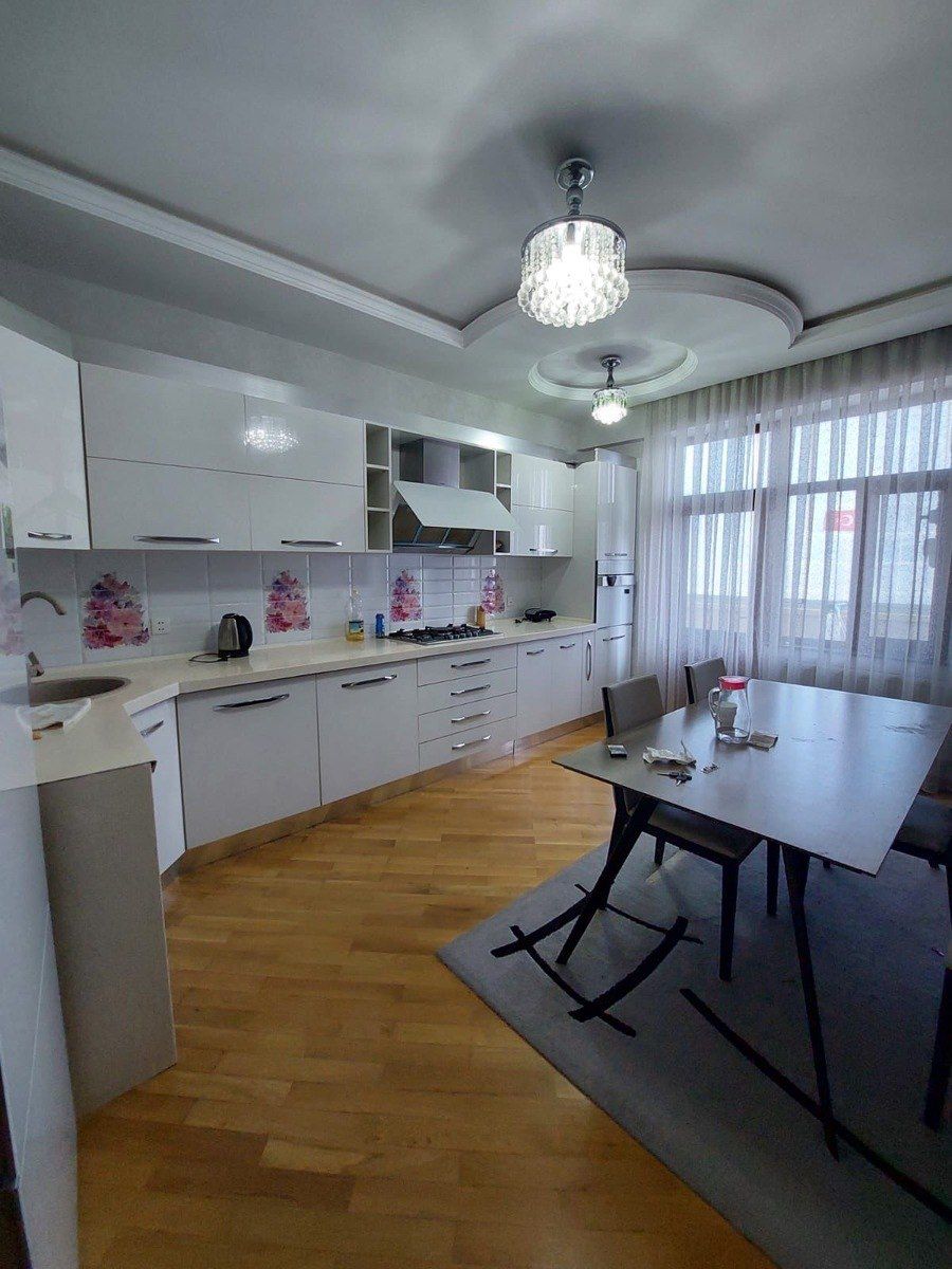 İcarəyə verilir 3 otaqlı yeni tikili 140 m² — Mənzil, Bakı (10)