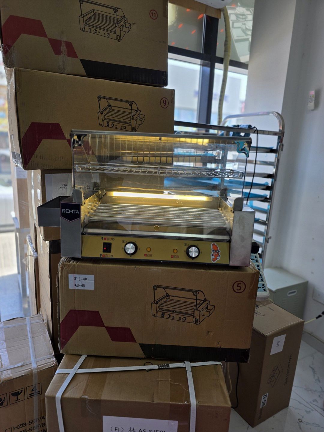 Hotdog bişirən Remta — Biznes və avadanlıq, Bakı (5)