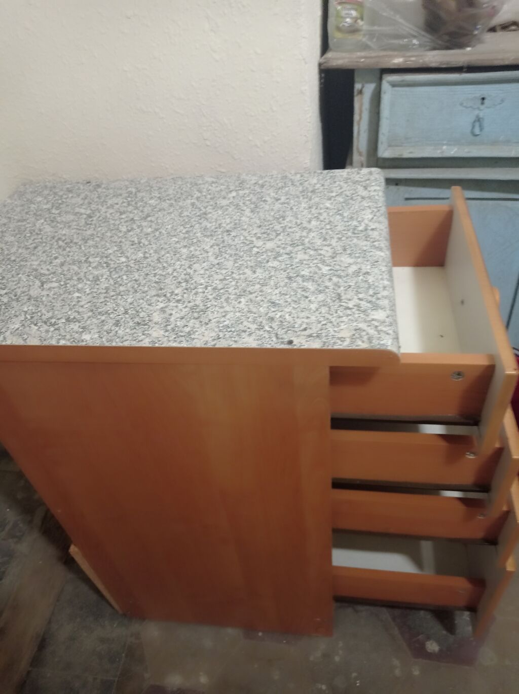 Mətbəx üçün çekmeçəli dolab - Material: ağcaqayın tonlarında laminat — Mətbəx mobilyası, Bakı (6)