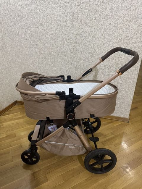 Uşaq arabası – beşik tipli, yumşaq beşik bölməsi və yastıqlı, quilted — Bakı