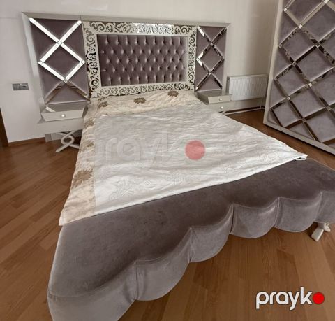 Zərif dizaynlı yataq otağı dəsti - Dəst tərkibi: - Yumşaq velvet