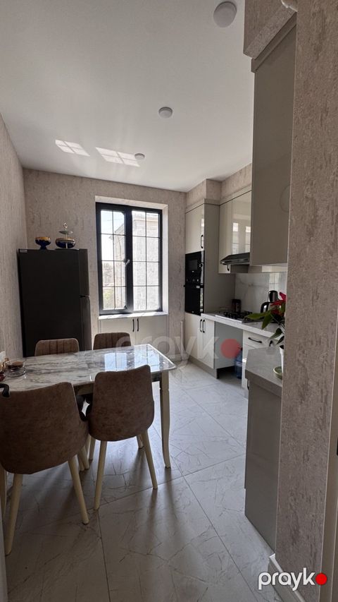 2-otaqlı mənzil kirayə verilir, E.Akademiyası m., 85 m²