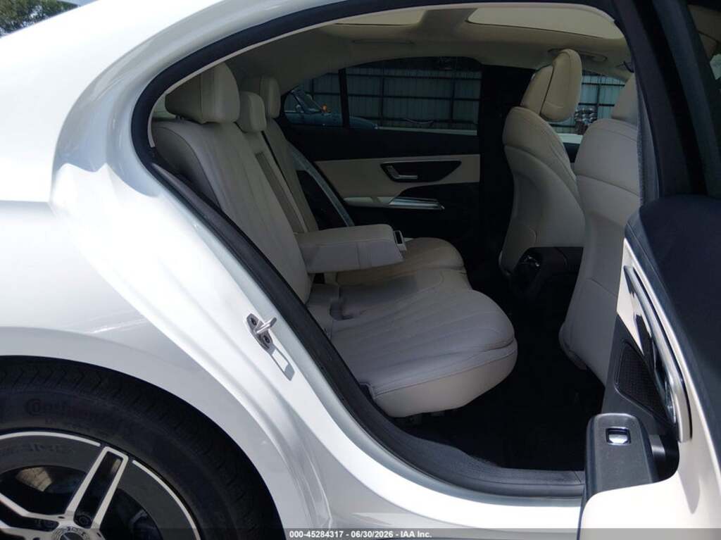 Mercedes E 350, 2.0 L, 2026 il, yeni — Avtomobillər (9)