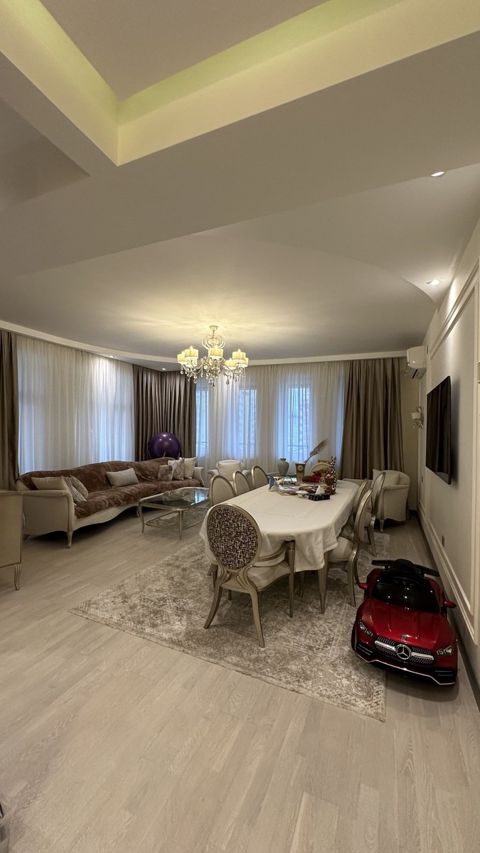 Satılır 3 otaqlı yeni tikili 156 m² — Bakı