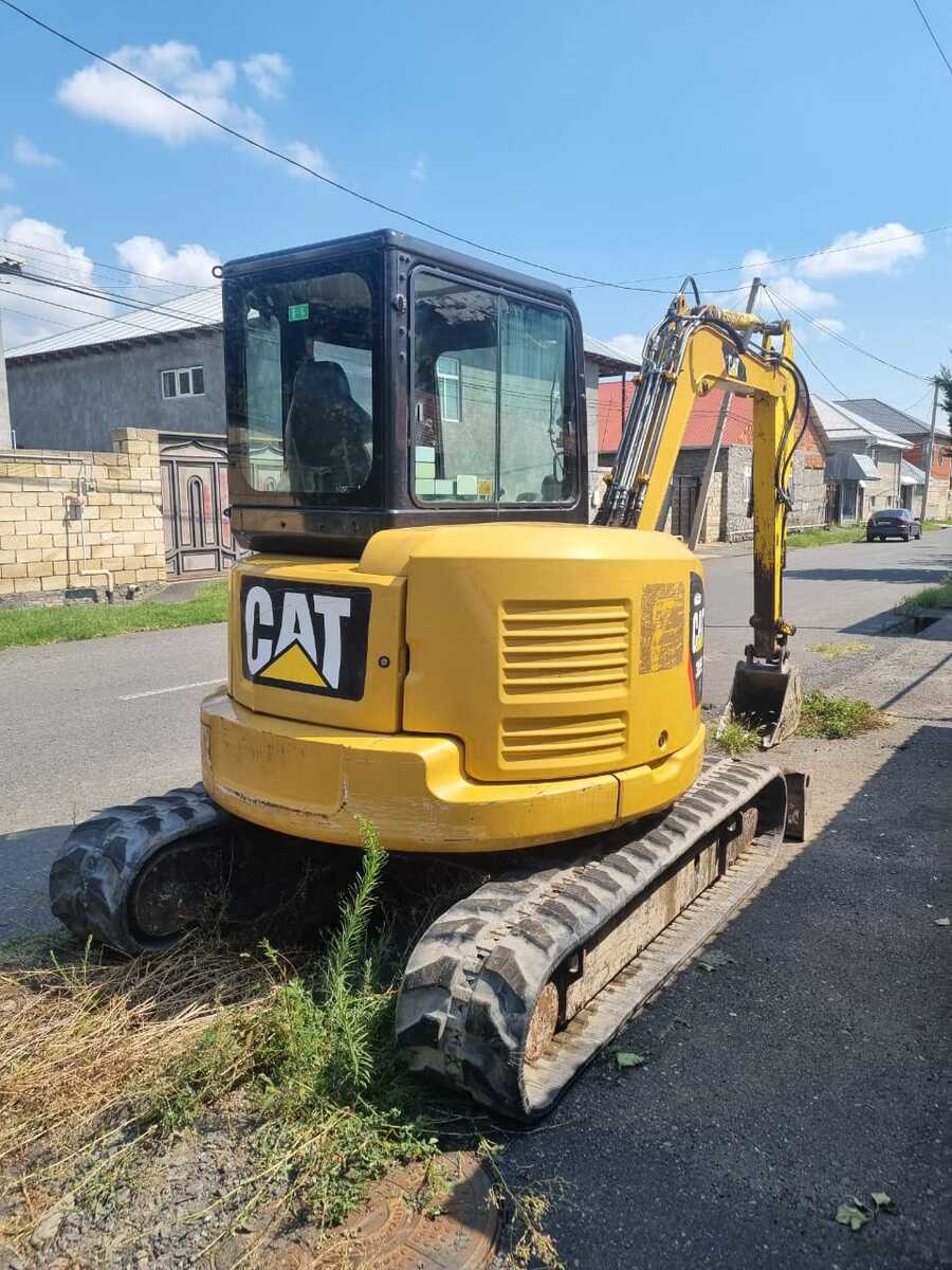 Rezin paletli mini ekskavator icarəsi — Avtomobil icarəsi, Bakı (2)