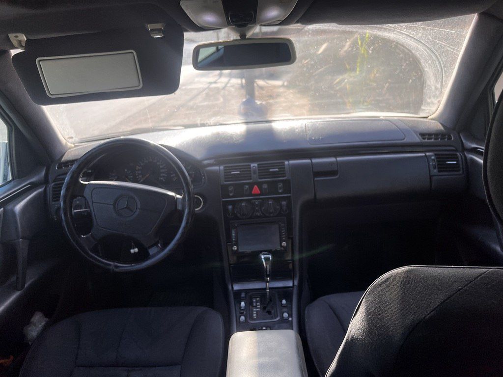 Mercedes E 240, 2.4 L, 1998 il, 300 000 km — Avtomobillər, Bakı (12)