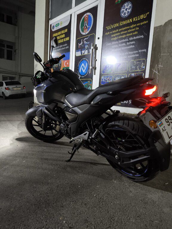 Yamaha FZ-S FI Deluxe, 150 sm3, 2025 il, 8 000 km — Motosikletlər, Bakı (3)