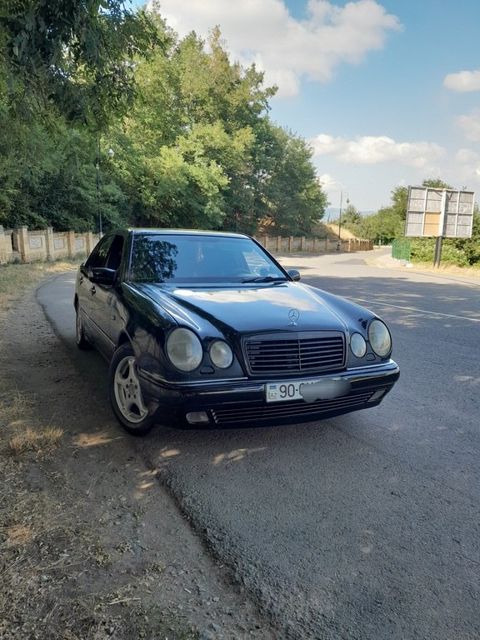 Mercedes E 230, 2.3 L, 1997 il, 280 000 km — Lerik
