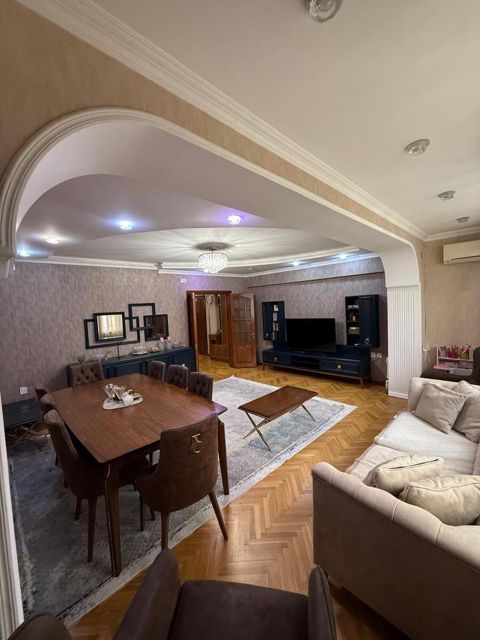 Satılır 2 otaqlı yeni tikili 80 m² — Bakı