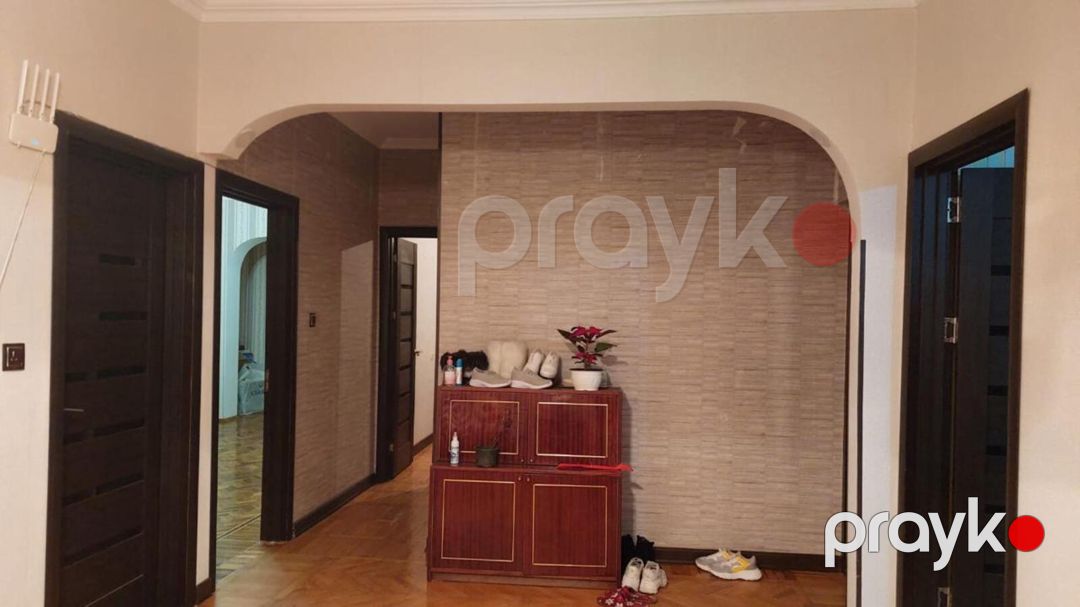 Satılır 4 otaqlı köhnə tikili 100 m² — Mənzil, Bakı (2)
