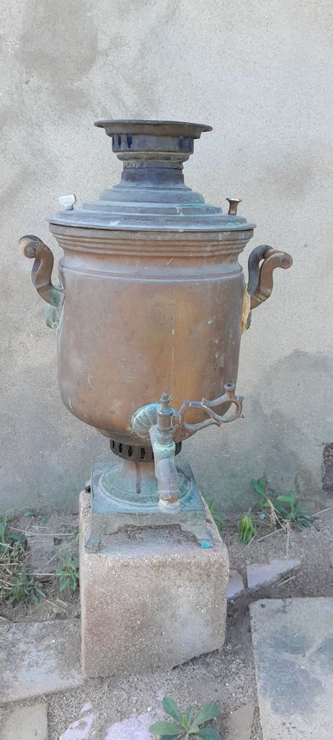 Məhsul: Antik kömürlü samovar Təsvir: - Material: bürünc (klassik — Digah