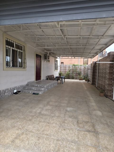 Həyət evi, Buzovna qəs — Bakı