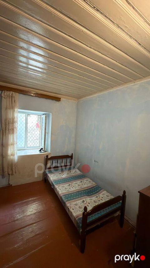 Satılır 3 otaqlı köhnə tikili 50 m²